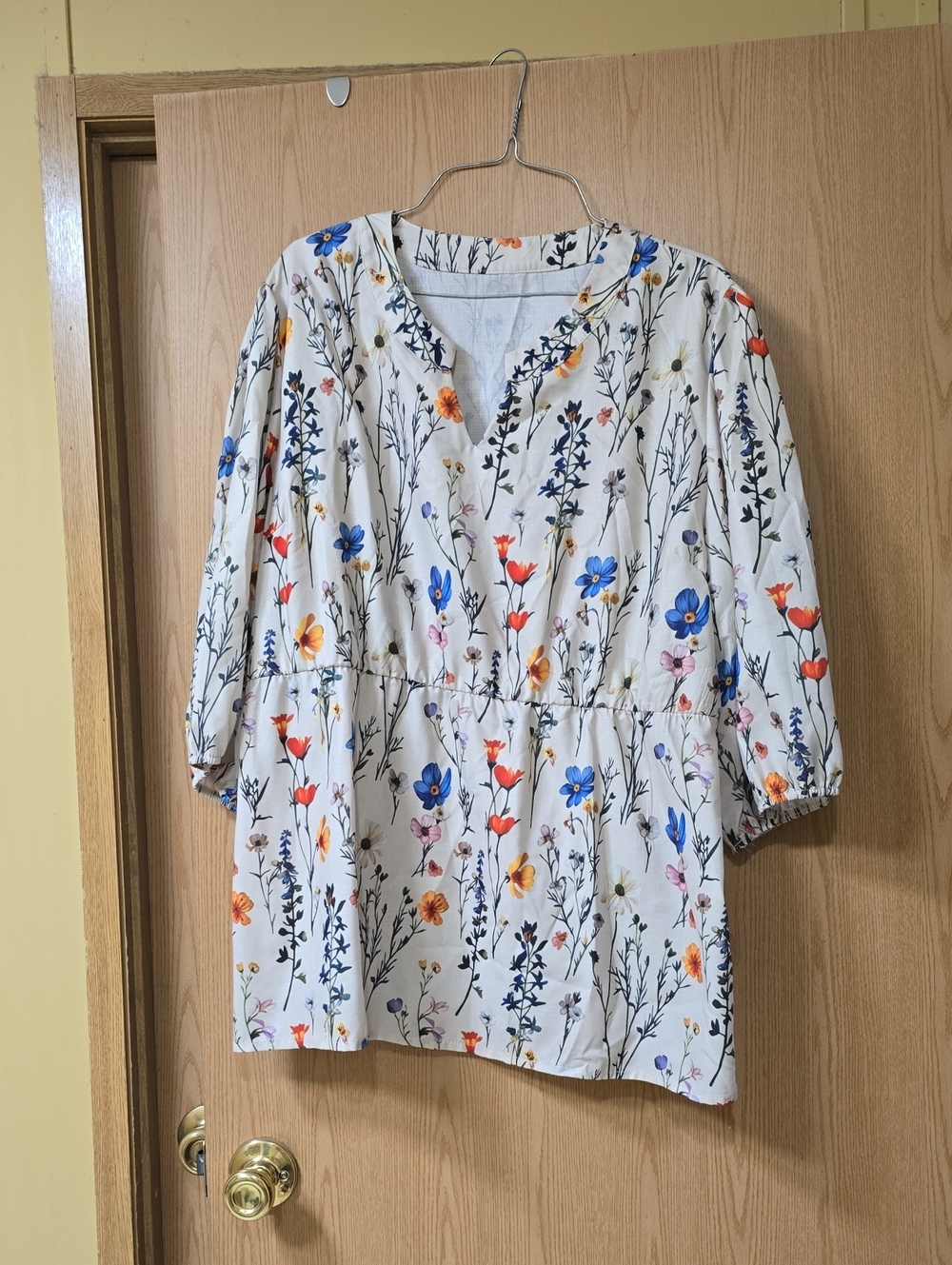 Women's Cream Floral Peasant Top - Lightweight  V-Neck